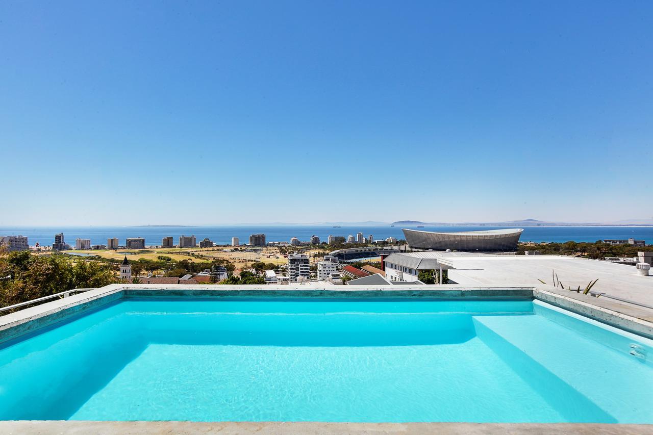 Upper Point Luxury *